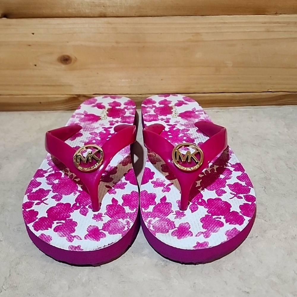 Michael kors sandles size 1